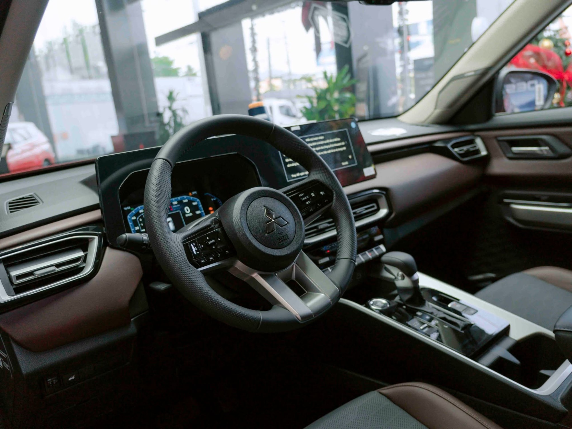 Nội thất  không gian khoan lái Mitsubishi Destinator