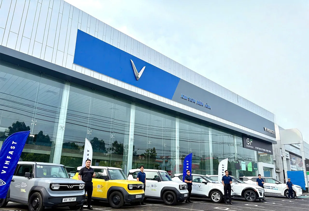 Bên ngoài showroom VinFast Kim Sơn Biên Hòa